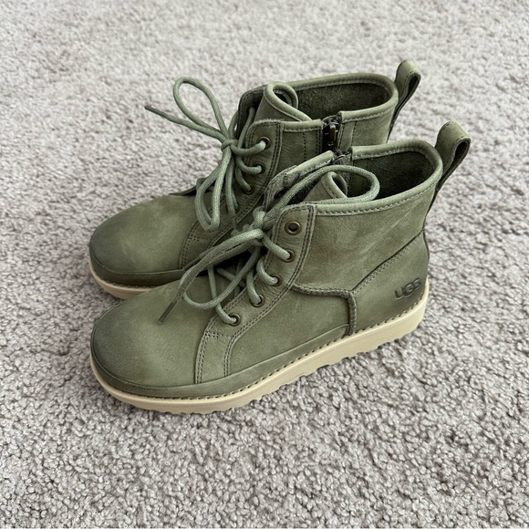 NWOB UGG Deconstructed Green Lace-up Hiker Boots. Womens Size 5. - Picture 10 of 10